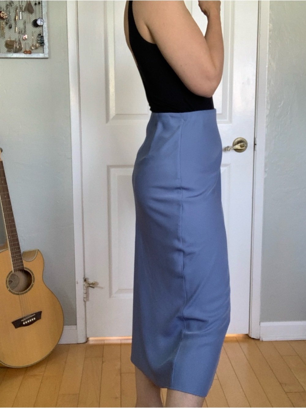 3/$20 Blue Midi Skirt M - Picture 4 of 10